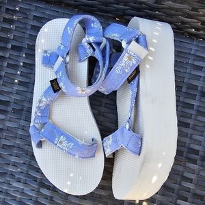 Teva Flatform Universal Gloriosa Chunky Daisy Floral Sandal Size 7